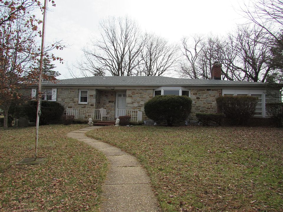 1st image of 3401 Hickory Dr
