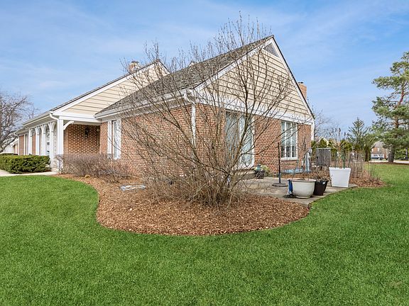 2nd image of 1395 Shire Cir