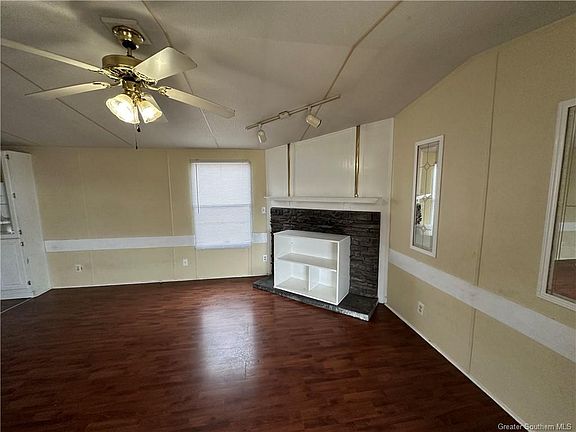 5th image of 2416 Bonito Dr