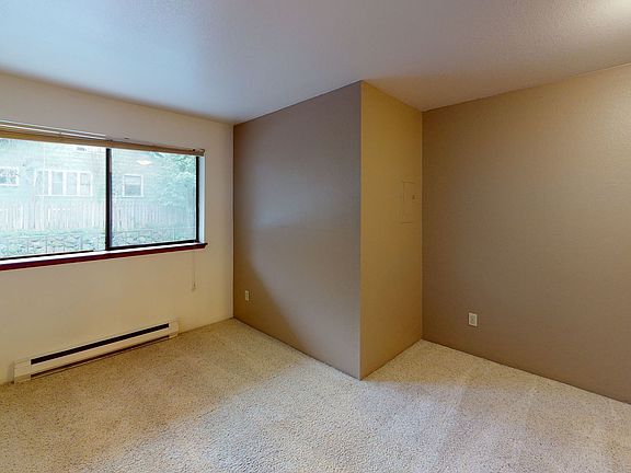 3rd image of 7000 Roosevelt Way NE APT 203