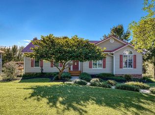 390 Majestic Dr, Christiansburg, VA 24073