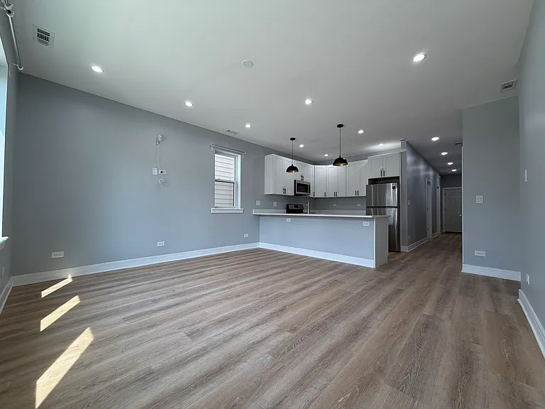 2416 W Gladys Ave #1 — Photo 4