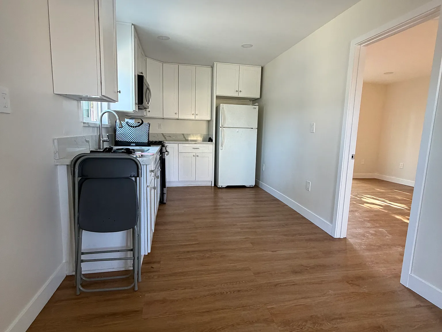 1 bed, 1900 sqft, $2,500 — Photo 4