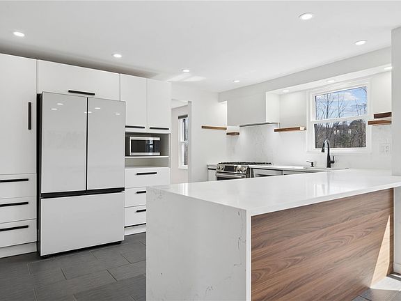 5th image of 117 Mohawk Dr