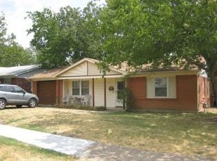 1621 Inglewood Dr, Grand Prairie, TX 75051