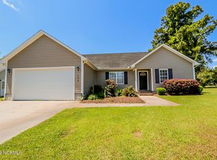 102 S Park Ln, Newport, NC 28570