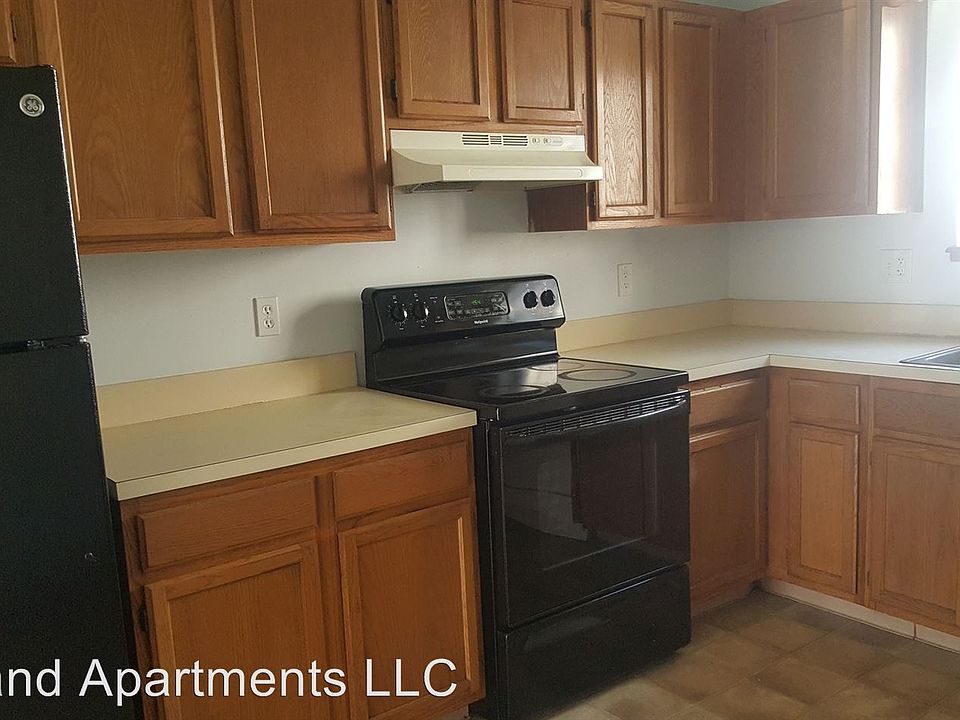 2nd image of 1161 E Main St APT 9B