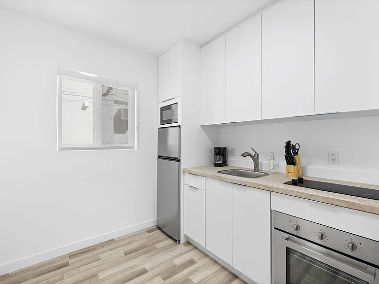 112 SW 11th Ave #1 — Photo 14