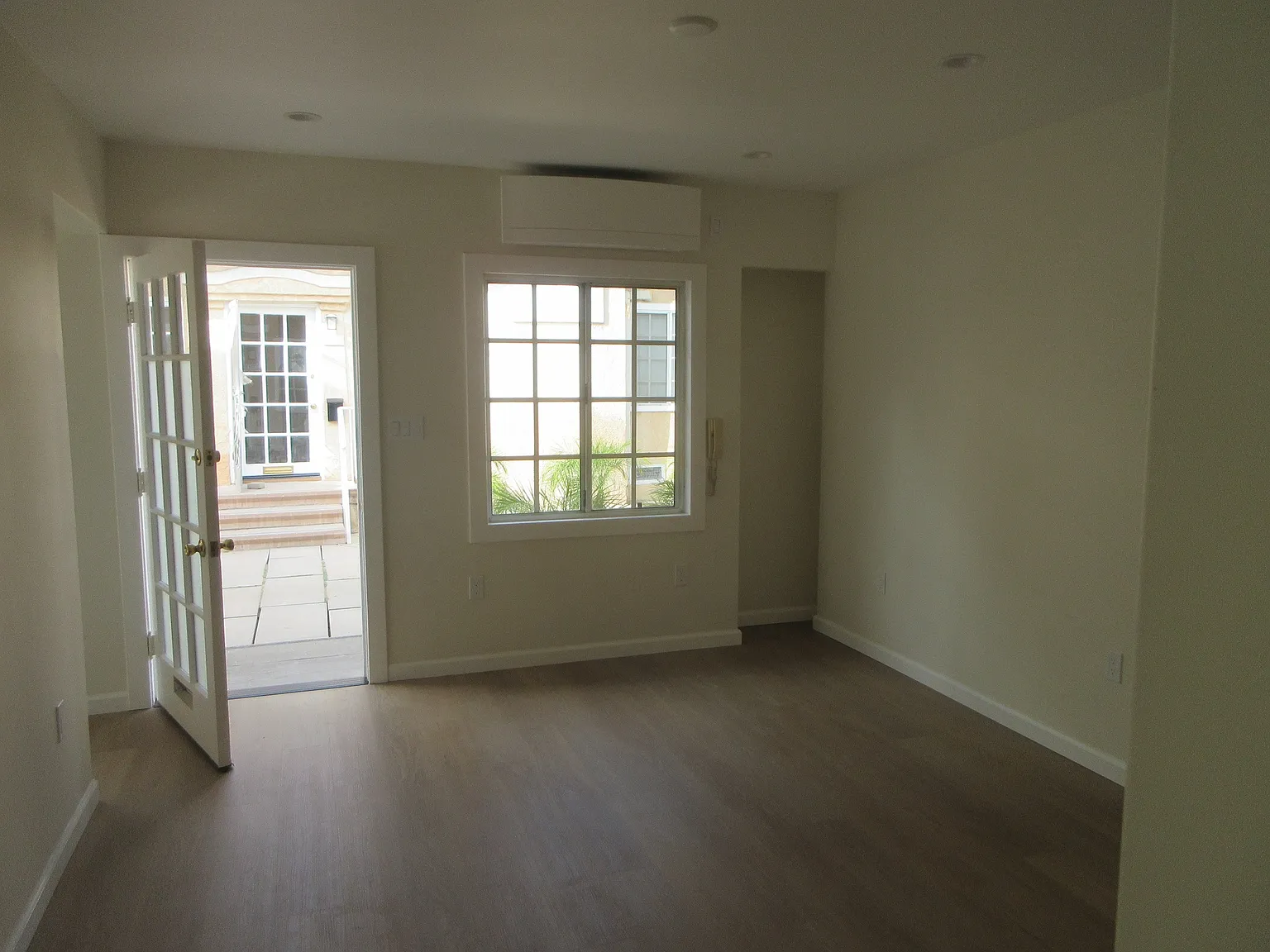 3 bed, $4,100 — Photo 2