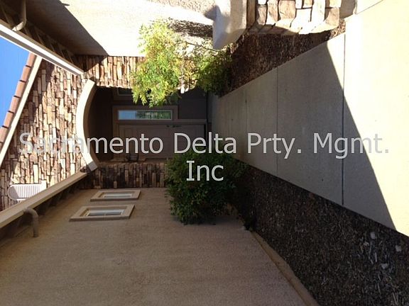 3rd image of 2202 Palomino Ct