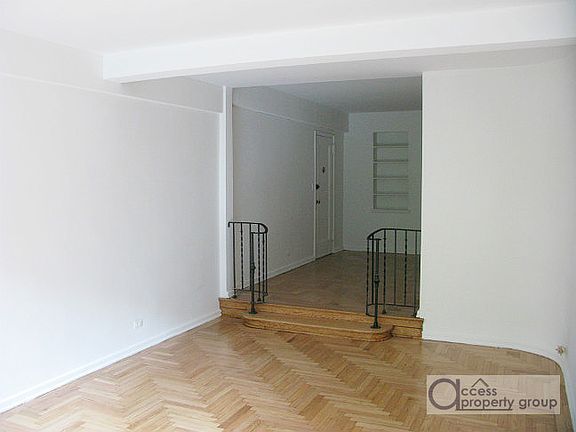 2nd image of 65 Park Ter E APT C37