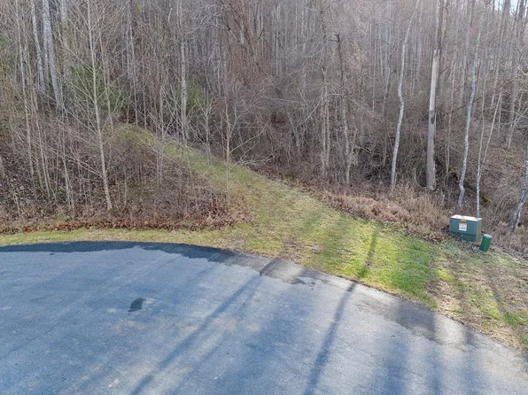 6796 Waterstone Dr #5A-1, Roanoke, VA 24018
