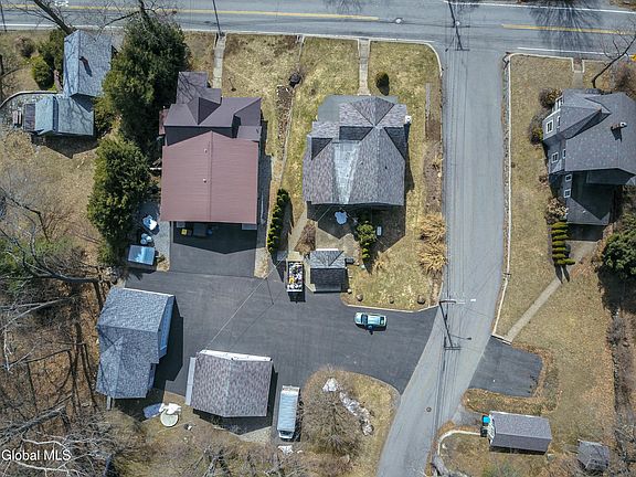 3rd image of 42 Horicon Avenue