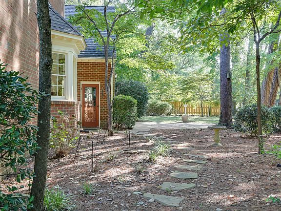 5th image of 2 Riverwood Cir