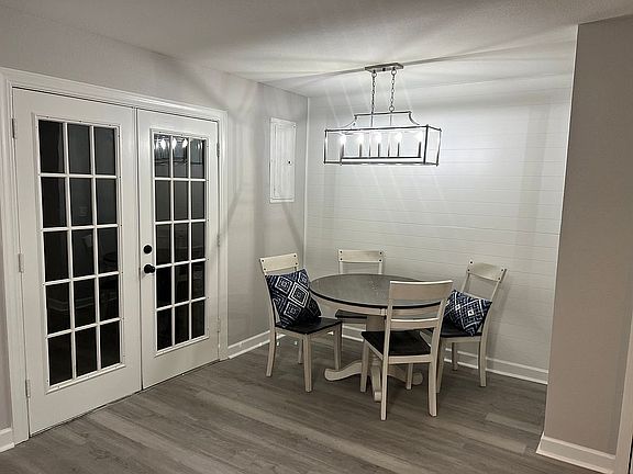 4th image of 1802 Jackson Ave W APT 31