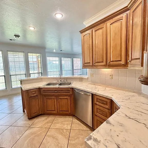 5102 NE Haddington Pl — Photo 6