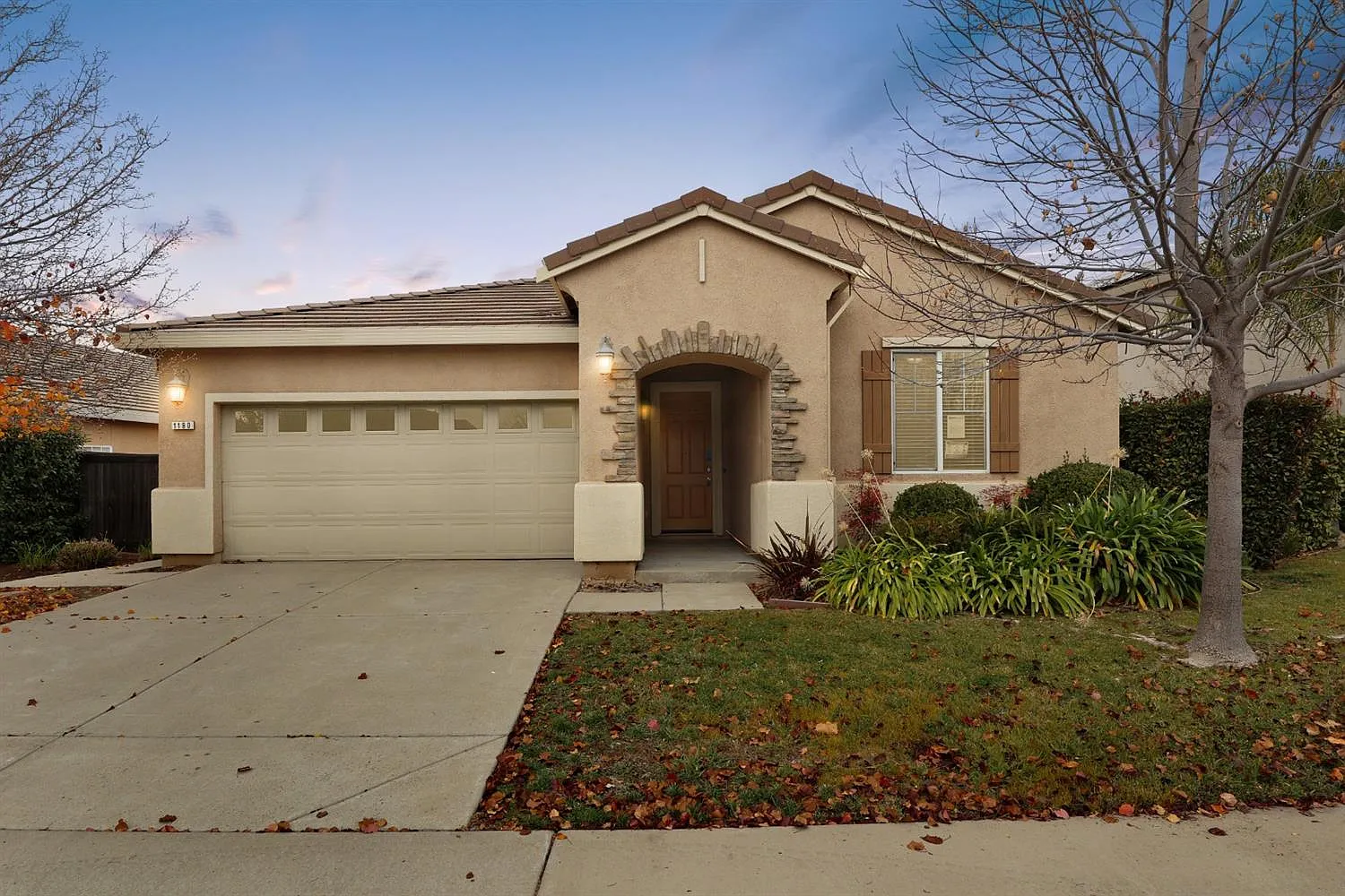 1190 Ashford Ln photo 1