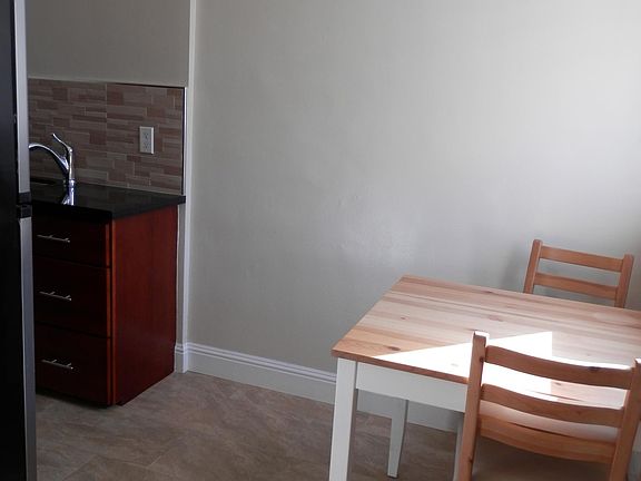 kitchen table area