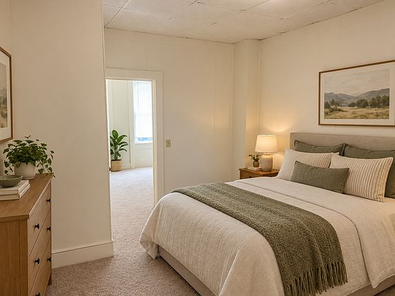 3rd image of 537 W King St APT 1