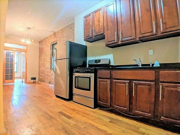 3rd image of 420 Melrose St #3N