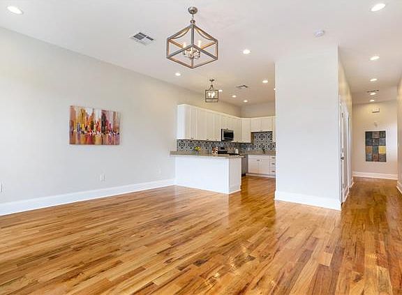 5th image of 3125 Delachaise St
