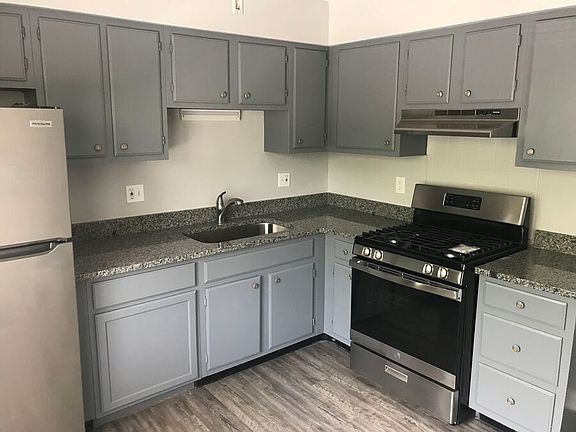 3rd image of 254 Mayfield Ave APT B