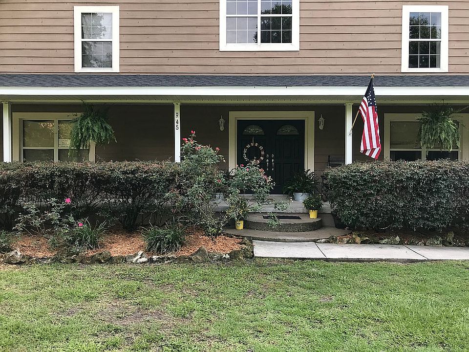 1st image of 945 NE 130th Ave