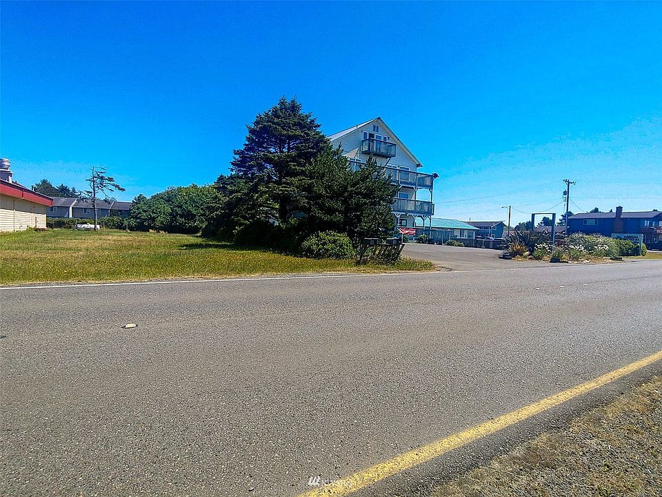 1st image of 804 Ocean Shores Blvd NW