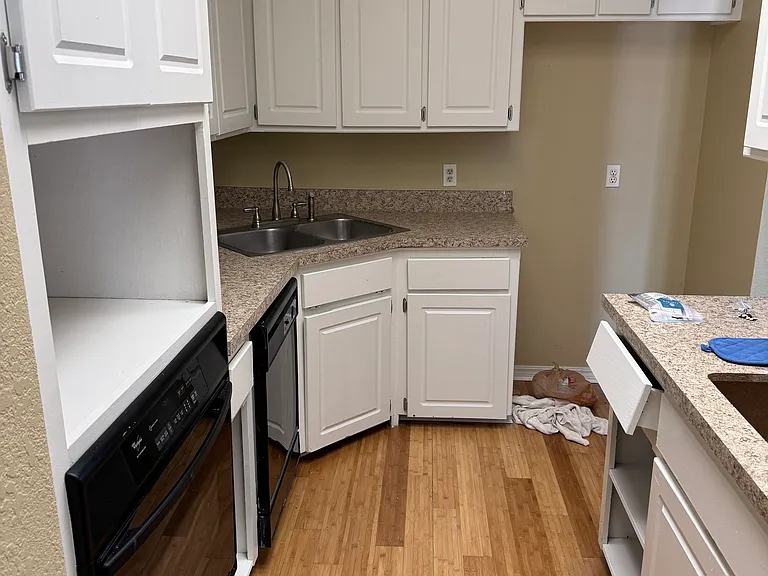 818 N Lee Ave — Photo 6