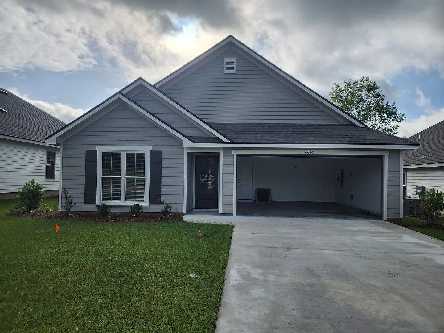 !!New Construction!! NEAR Pinegrove Elementary/Middle - 4BR Home with Granite Countertops, LVP Fl... — Photo 1