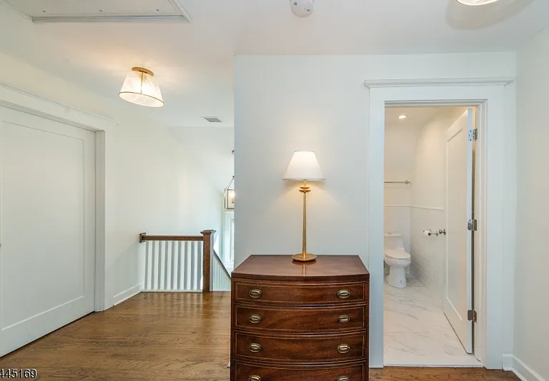 10 Grove Ter #2B — Photo 17