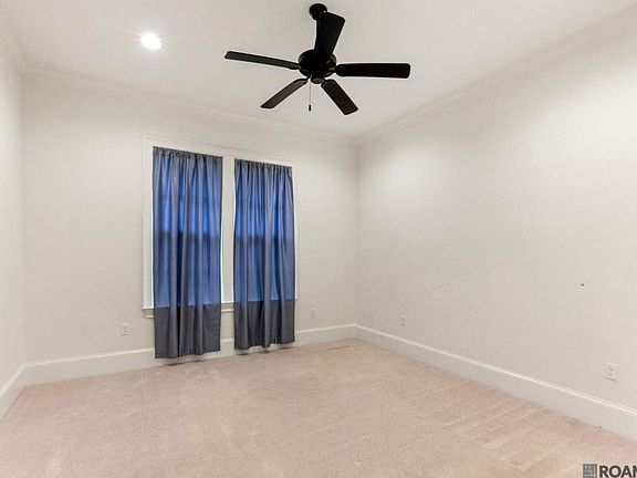 4th image of 311 Saint Thomas Ln