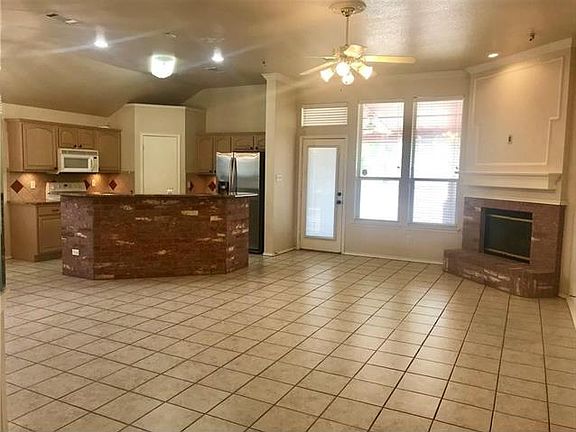 4th image of 1028 Maria Dr