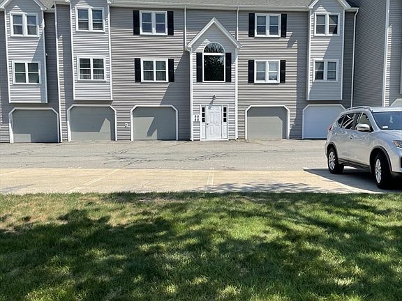 4th image of 74 Tennis Plaza Rd Unit 15
