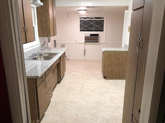 3rd image of 2250 El Sereno Ave
