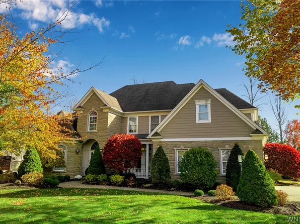 35 Birdsong Pkwy, Orchard Park, NY 14127