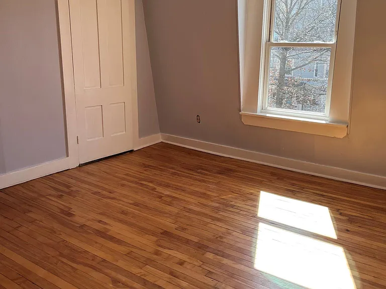 33 State St #3 — Photo 2