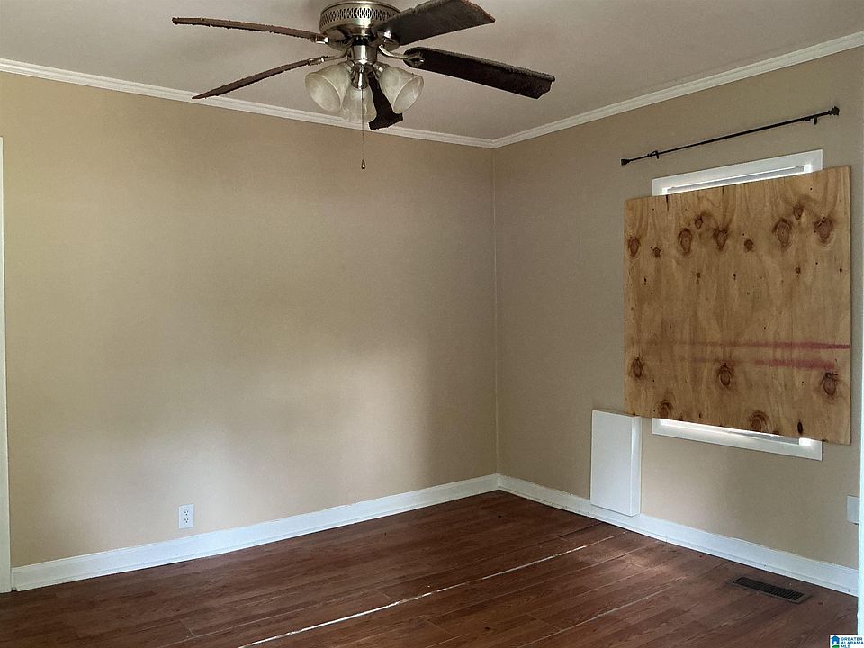 2nd image of 3204 Exeter Ave
