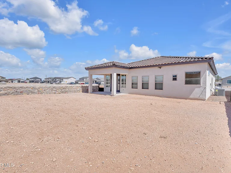 14936 Hill Ridge Ct — Photo 36