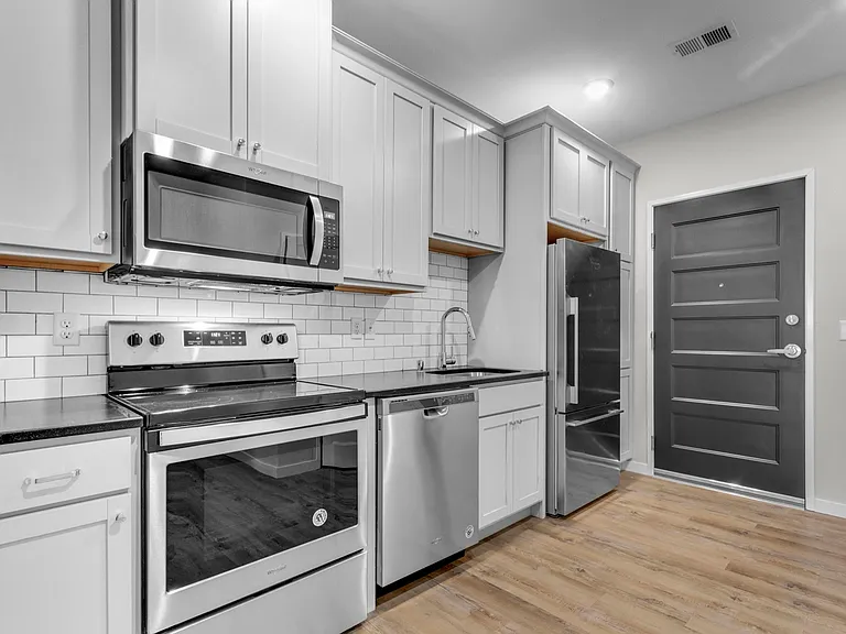 3. The Edition B - Kitchen 3. The Edition B - Kitchen