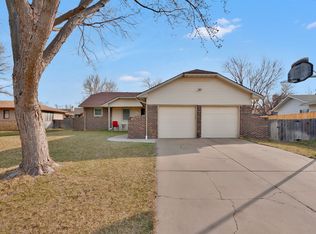 2240 S Lori Ln, Wichita, KS 67207