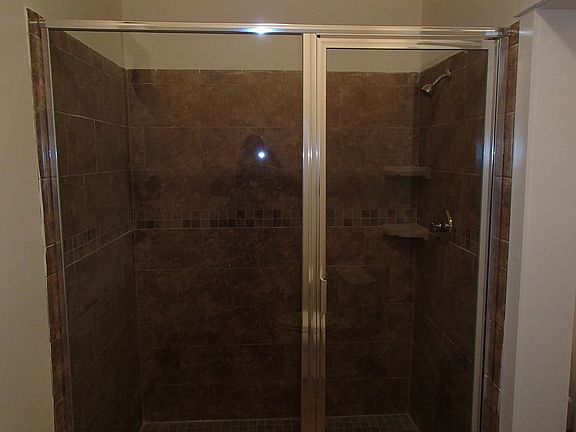 2nd image of 2919 Hawthorne Ave