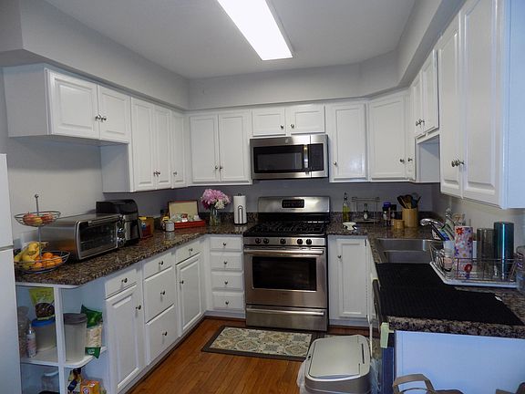2nd image of 2109 S Oakland St