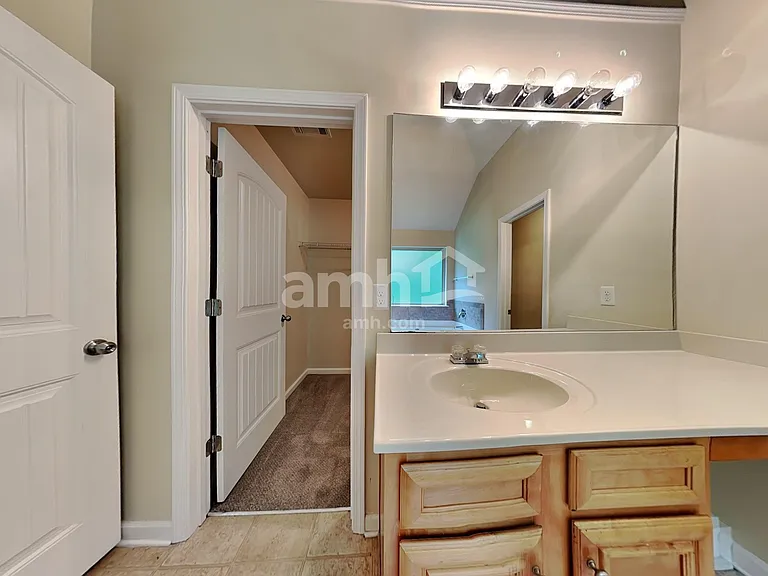 1470 Rose Terrace Cir — Photo 11