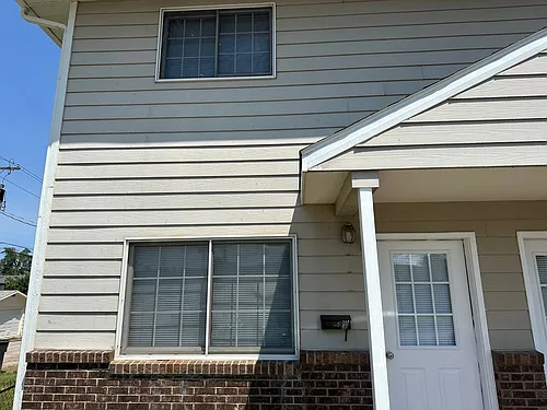 630 W King St Photo 1