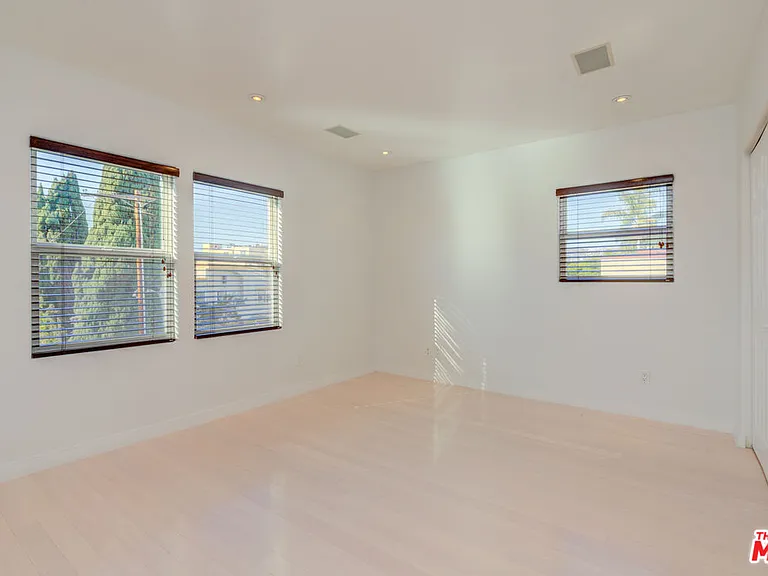 932 S Shenandoah St #3 — Photo 9