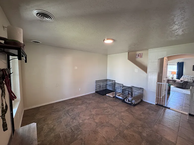 1131 SW Independence — Photo 4