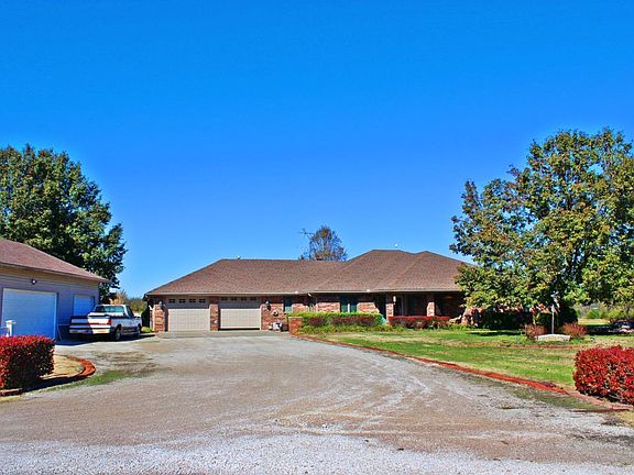 2nd image of 309 Lakewood Dr
