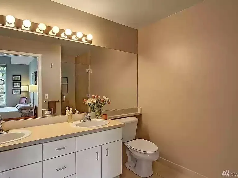 8760 Greenwood Ave N #407 — Photo 14