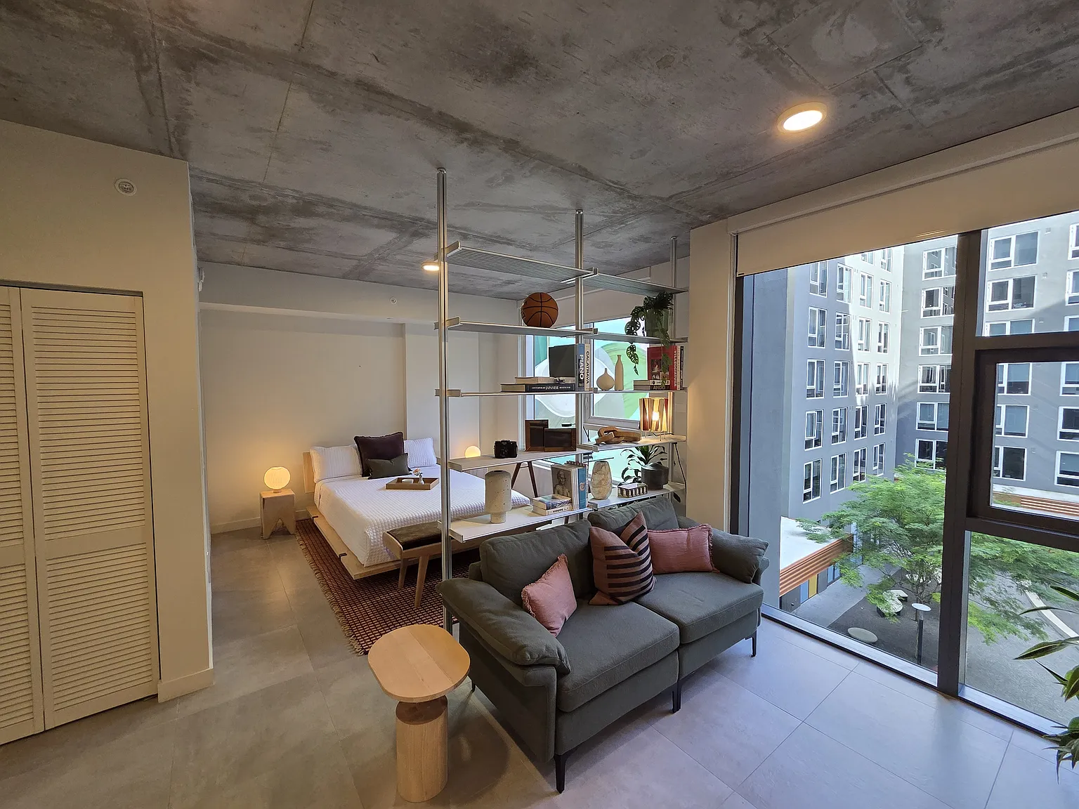Studio, 560 sqft, $2,240 — Photo 3